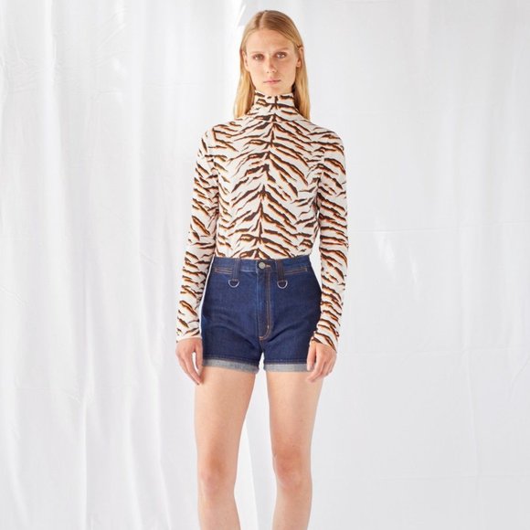 NWT M.I.H Jeans High Waisted Bay Short in Rinse 30 - Picture 2 of 16